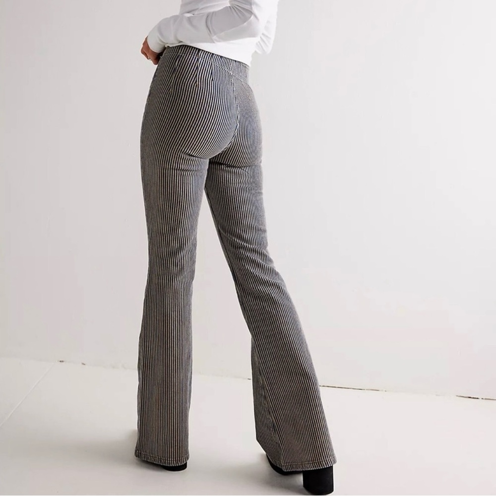 Size 31. NWT FP We The Free Jayde Railroad Flare Jeans